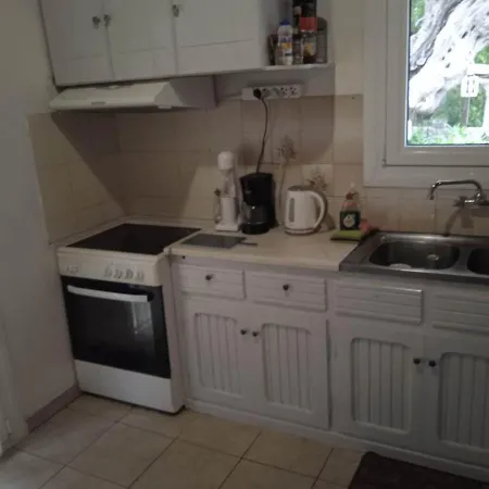 Garden Rellas דירה Mpogdanatika